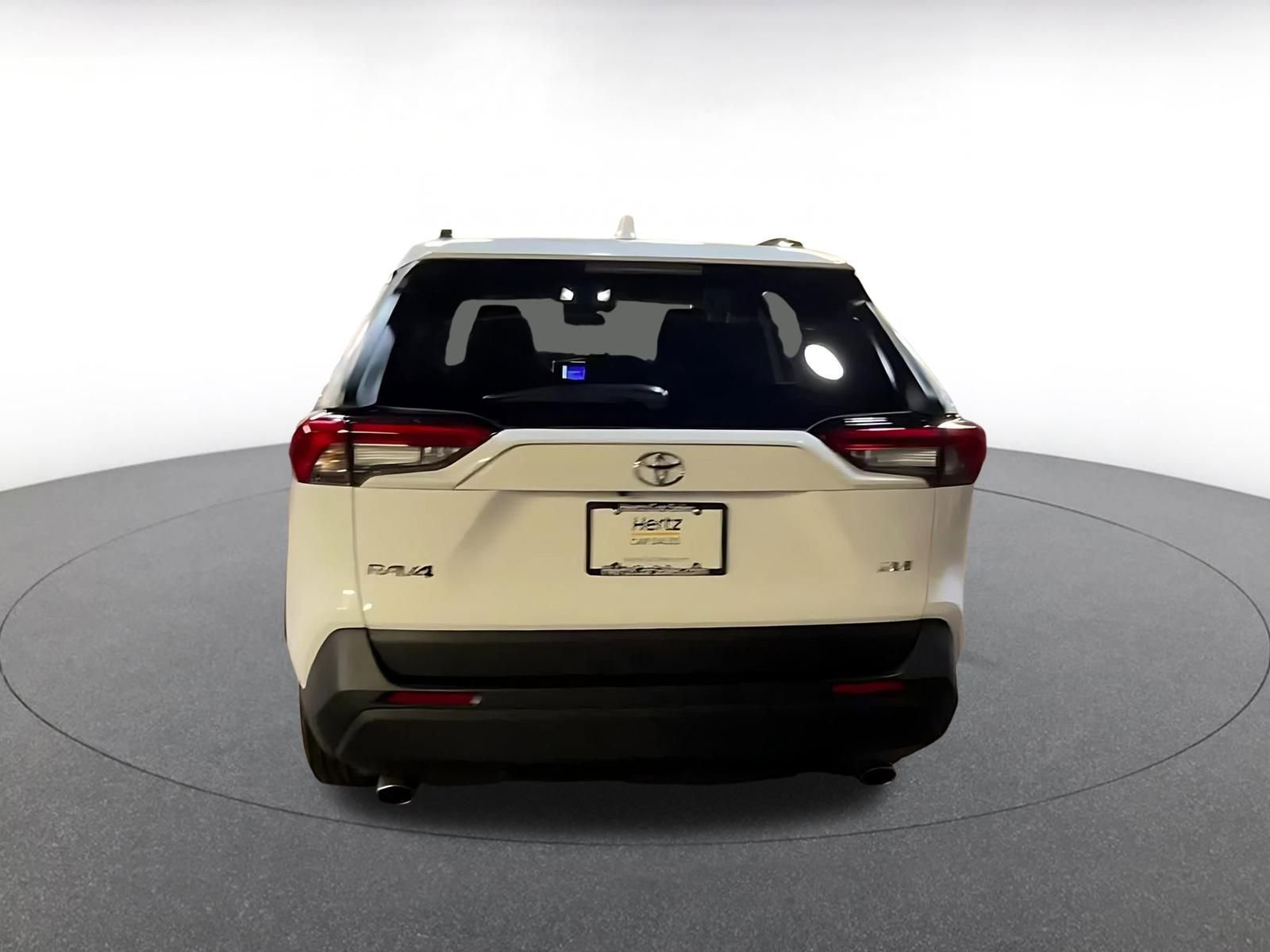 Used 2025 Toyota RAV4 XLE image 12