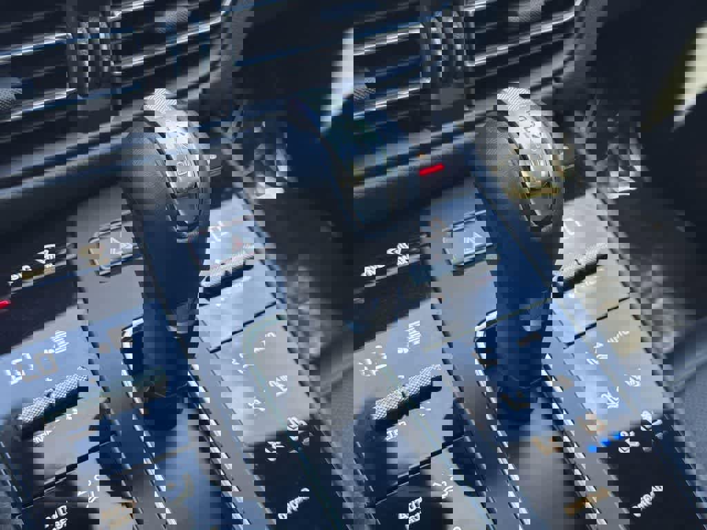 Used 2022 Porsche Macan image 18