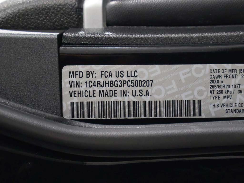 Used 2023 Jeep Grand Cherokee Limited AWD/4WD image 59