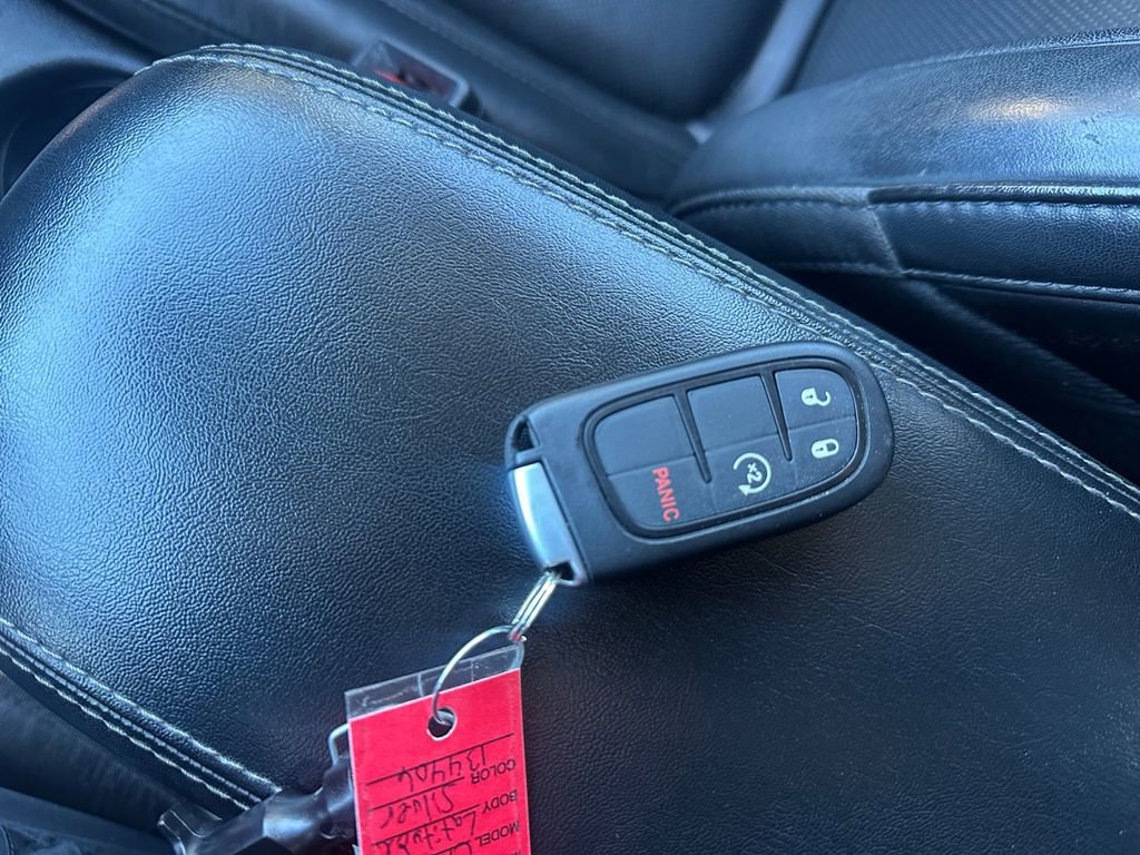 Certified 2021 Jeep Cherokee Latitude Lux image 32