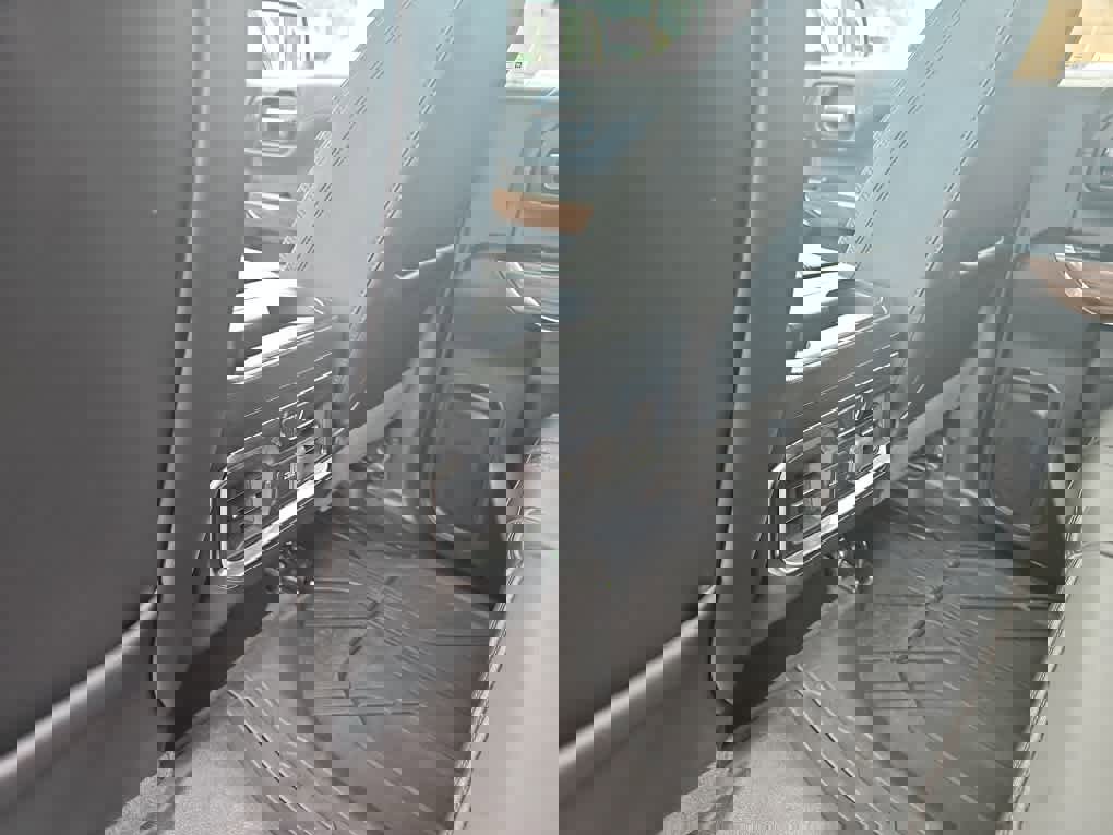 Used 2019 Chevrolet Silverado 1500 High Country w/ Technology Package image 31