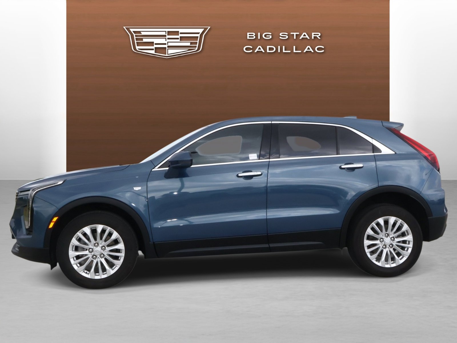Certified 2024 Cadillac XT4 Luxury FWD image 2