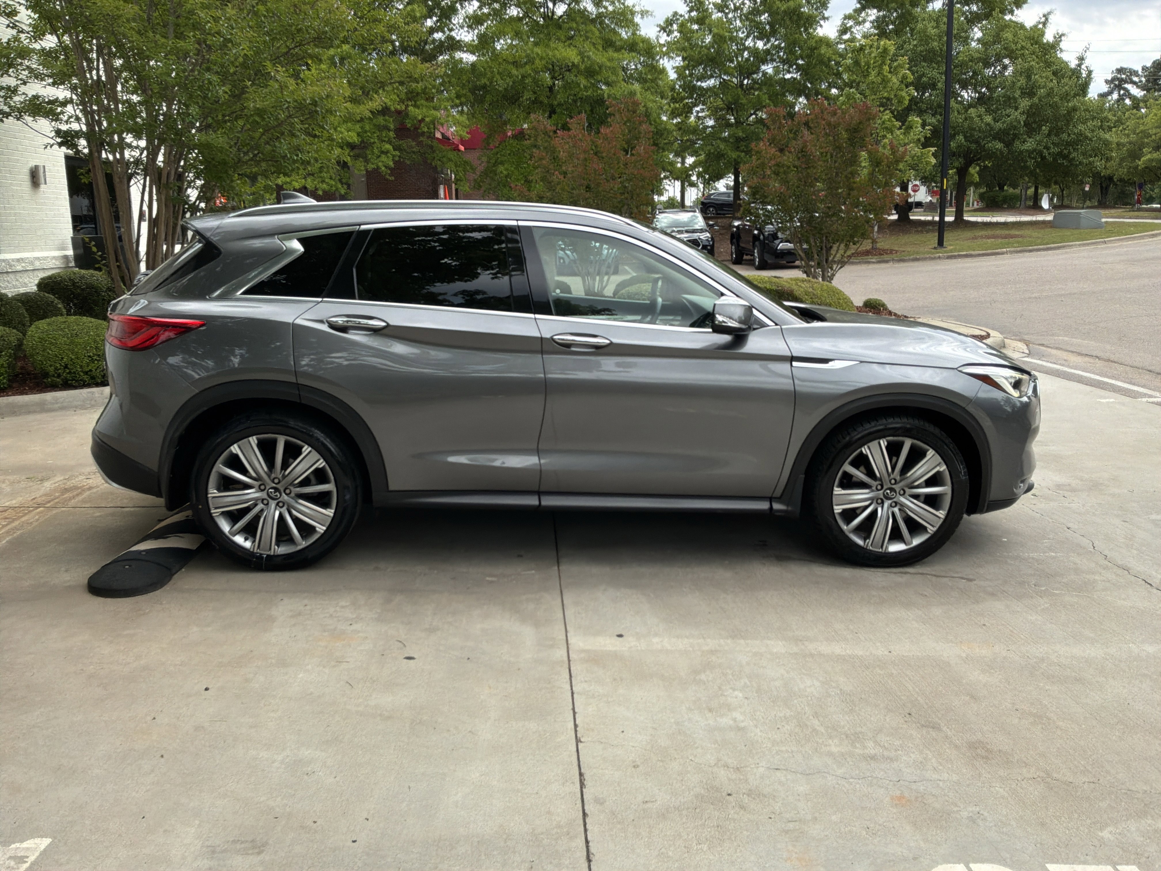 Used 2021 INFINITI QX50 Sensory AWD/4WD image 11
