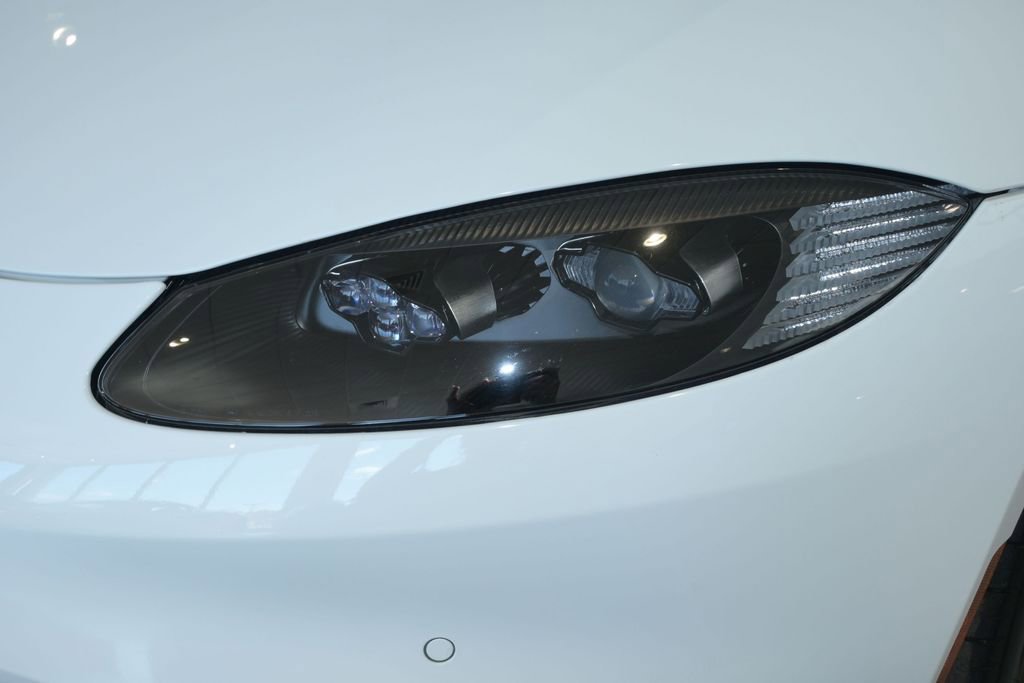 Used 2023 Aston Martin V8 Vantage Coupe RWD image 15