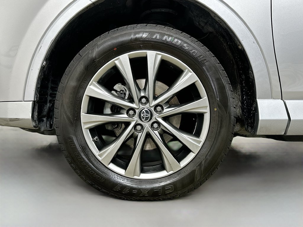 Used 2017 Toyota RAV4 Platinum FWD image 39