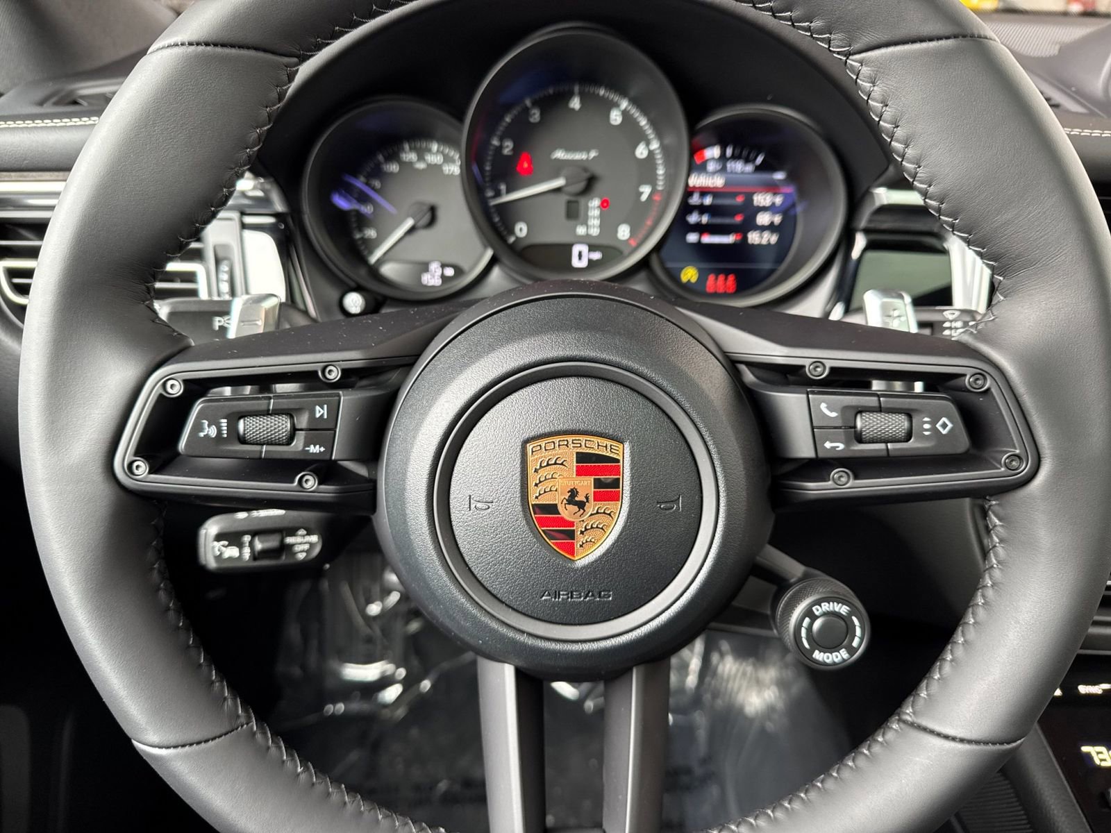 New 2026 Porsche Macan Turbo AWD/4WD image 27