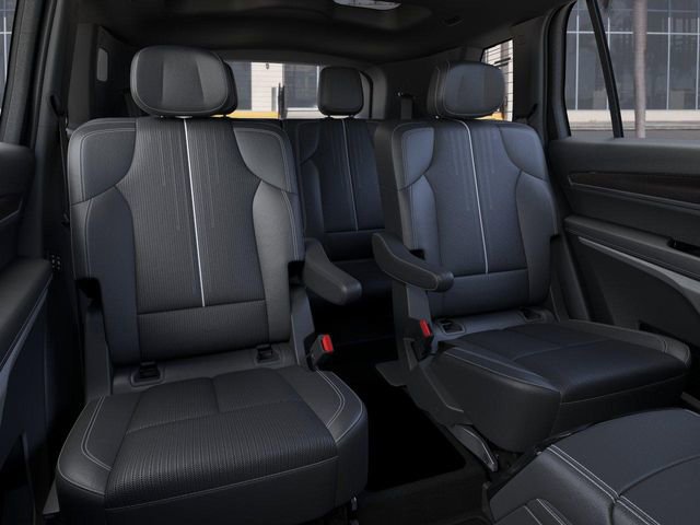 New 2026 Cadillac Vistiq Premium Luxury AWD/4WD image 17