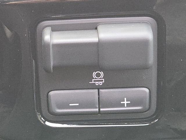 New 2025 Chevrolet Silverado 2500 ZR2 w/ Technology Package image 9