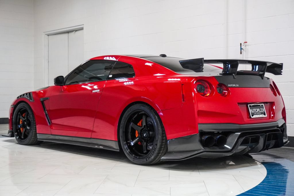 Used 2017 Nissan GT-R Premium AWD/4WD image 7