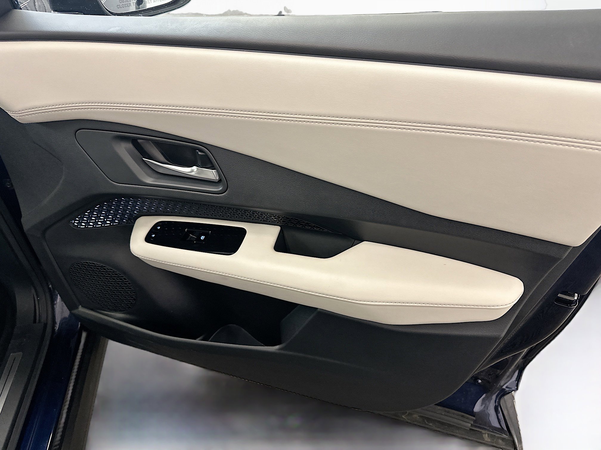 Used 2024 Nissan Ariya AWD image 33