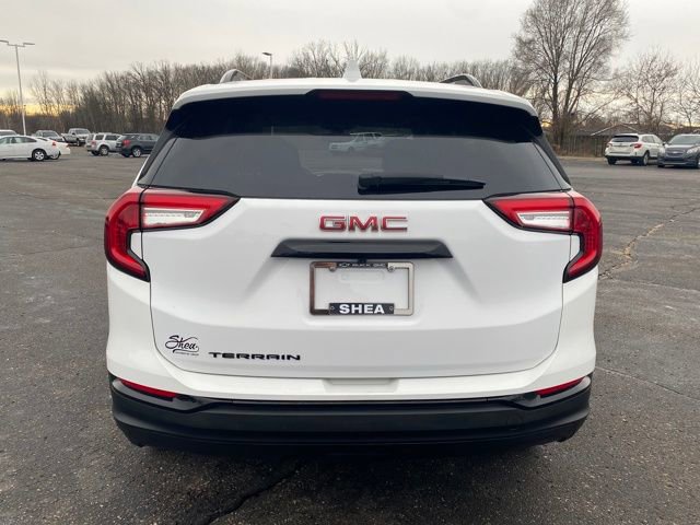 Certified 2023 GMC Terrain SLE w/ Driver Convenience Package image 4