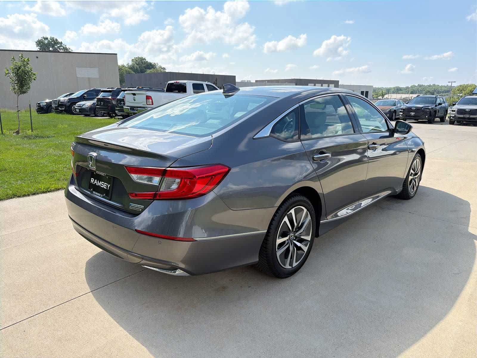 Used 2018 Honda Accord Touring image 6