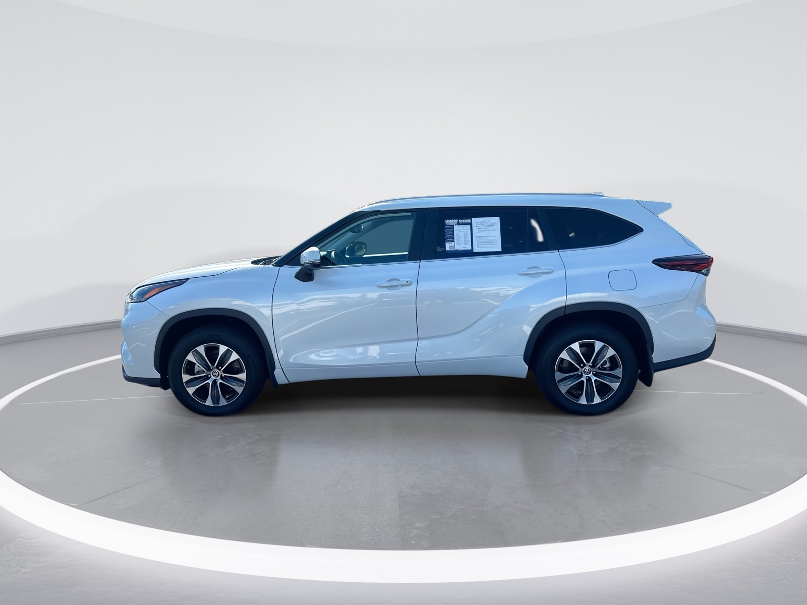 Used 2026 Toyota Highlander XLE AWD/4WD image 6