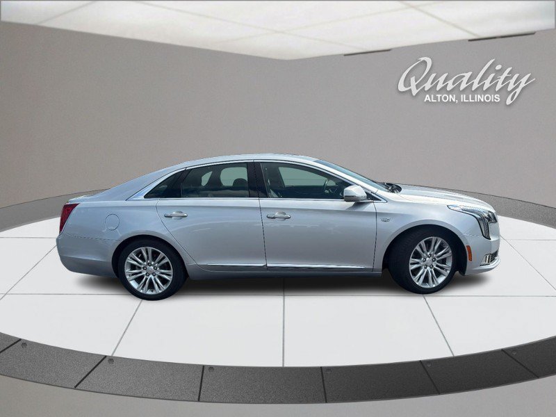 Used 2019 Cadillac XTS Luxury FWD image 2