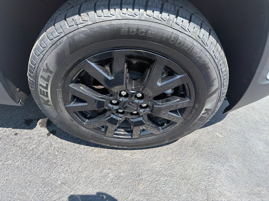 Used 2023 GMC Acadia SLE w/ Driver Convenience Package FWD image 5