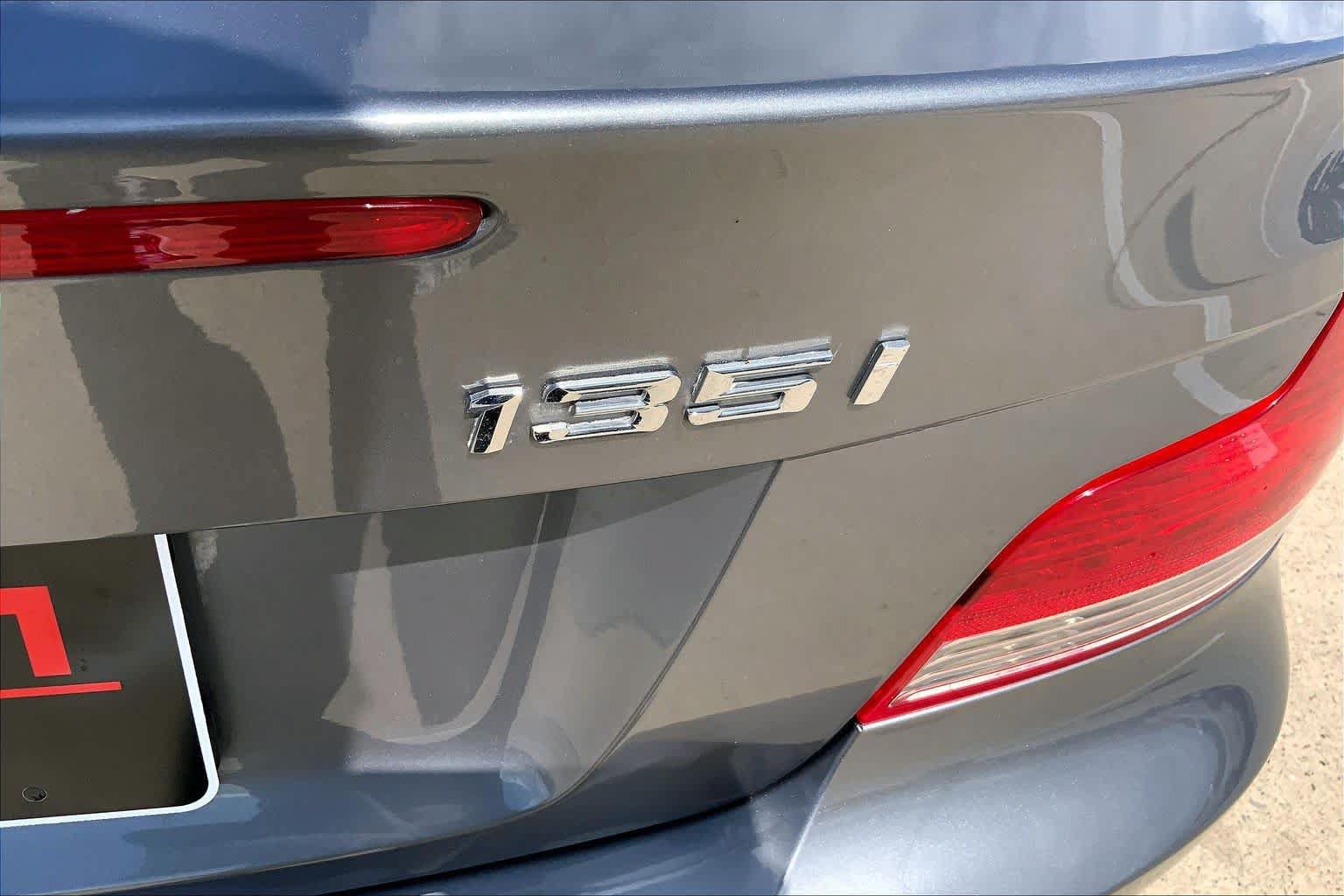 Used 2009 BMW 135i Convertible RWD image 8