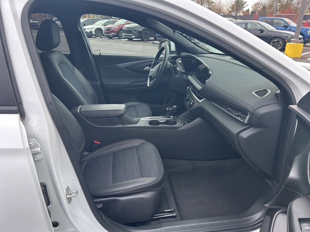 Used 2024 Buick Envista Preferred w/ Convenience I Package image 18