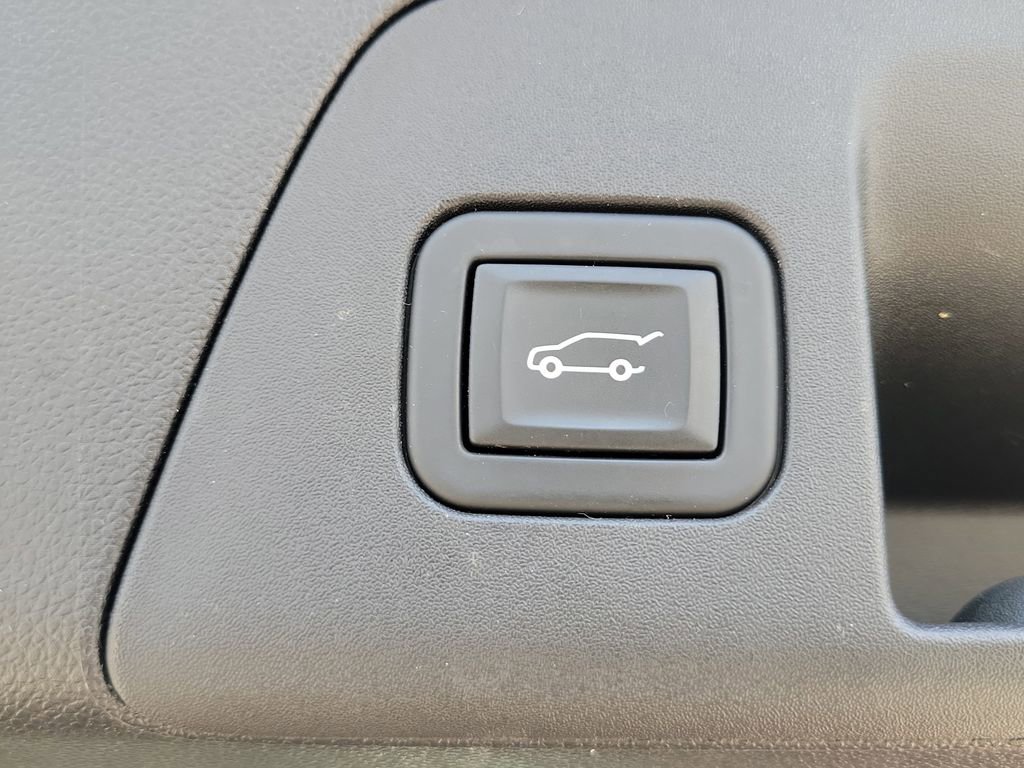 Used 2023 Buick Envision Preferred AWD/4WD image 9