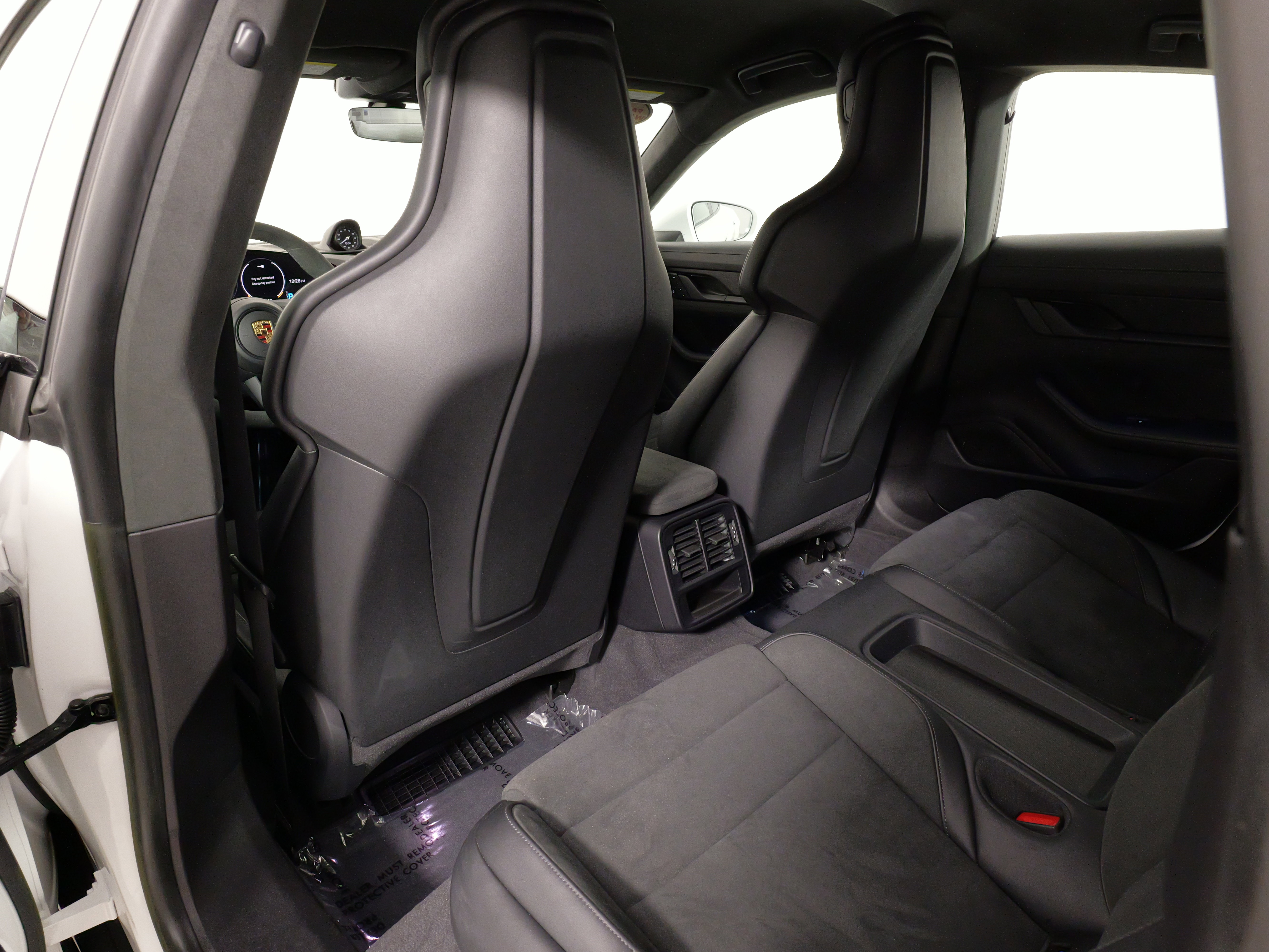 Used 2023 Porsche Taycan GTS image 33