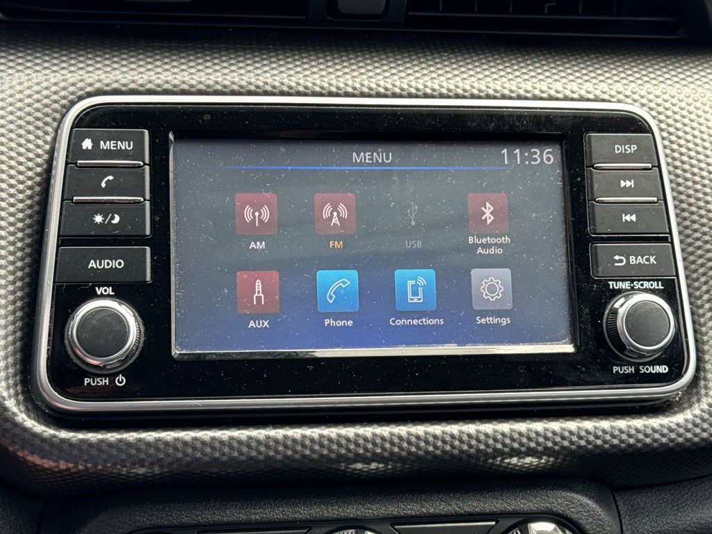 Used 2020 Nissan Kicks S image 11