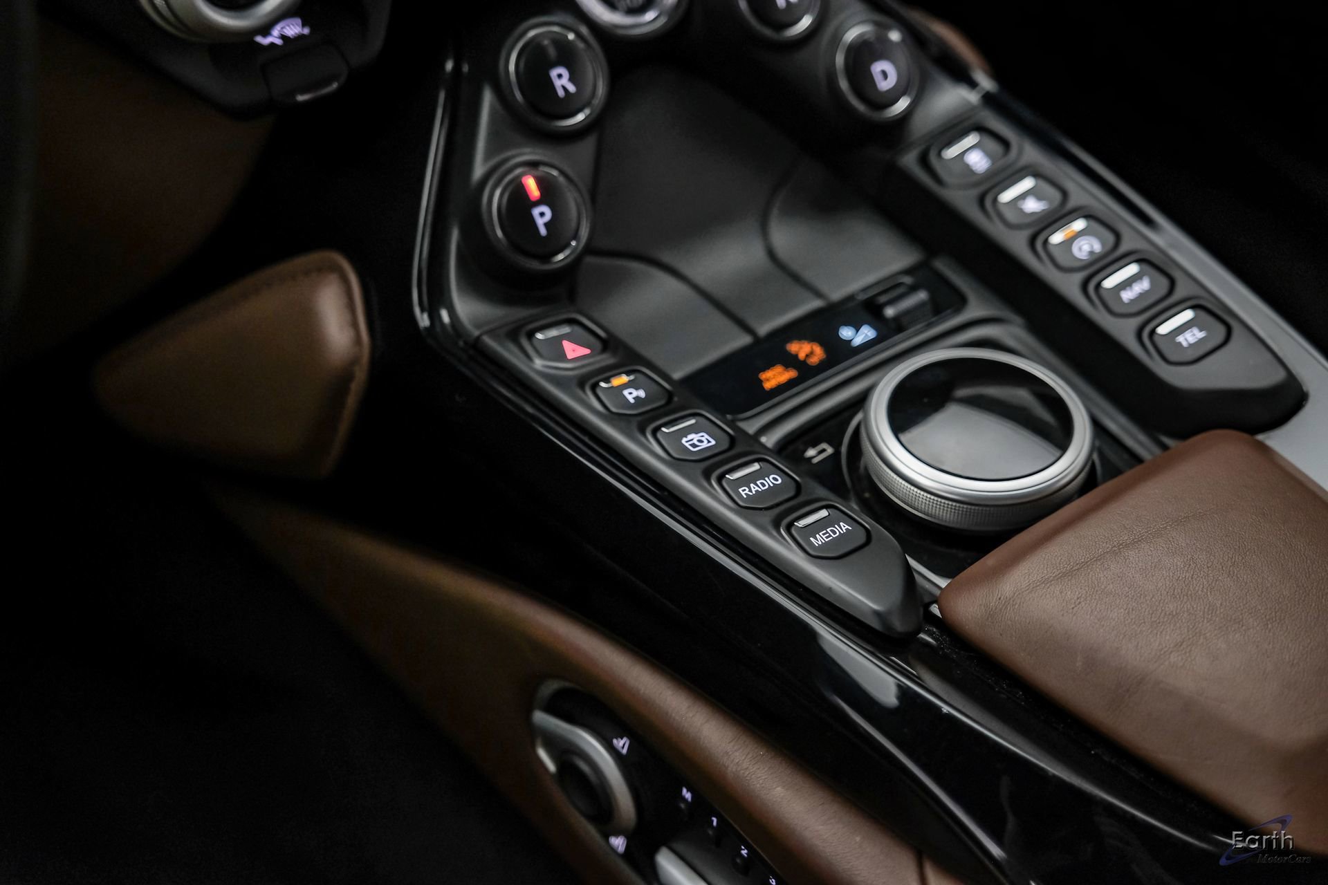 Used 2020 Aston Martin V8 Vantage Coupe RWD image 50