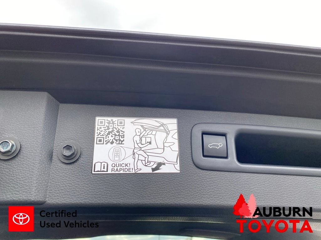Certified 2024 Toyota Highlander Platinum AWD/4WD image 14
