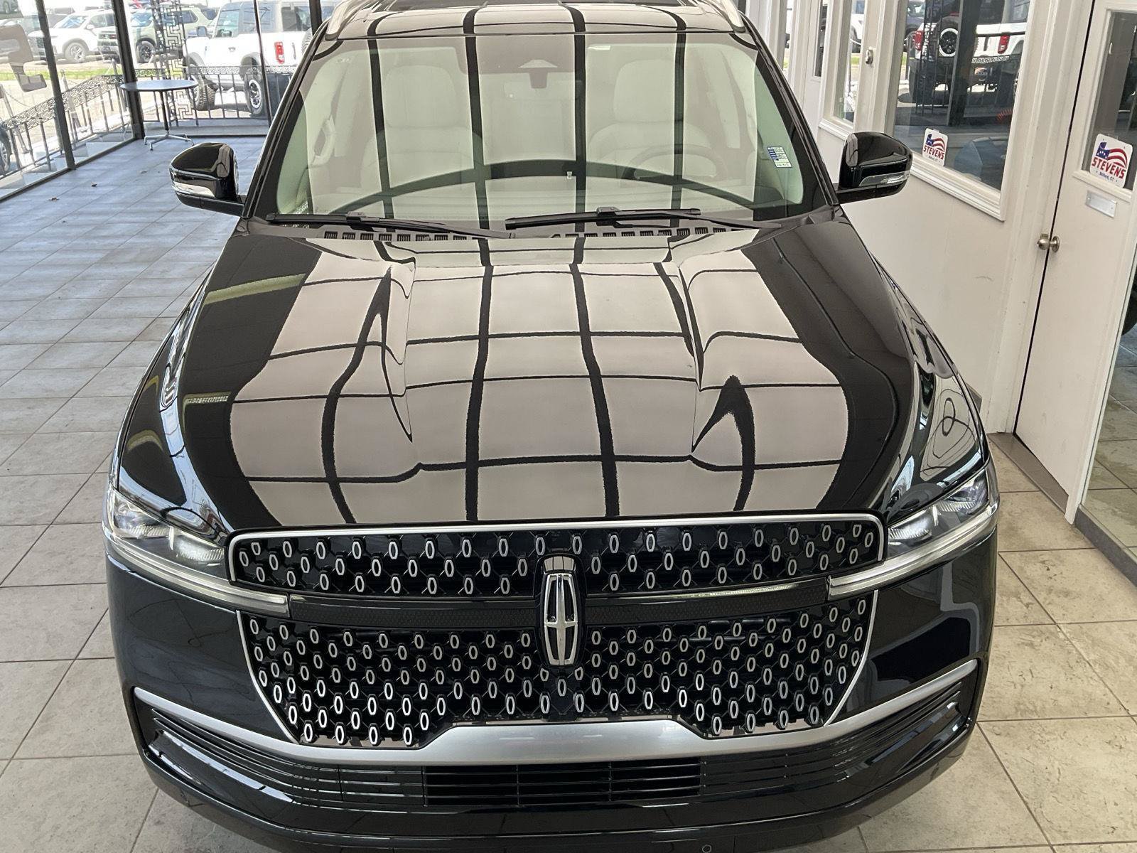 New 2026 Lincoln Navigator Reserve AWD/4WD image 23
