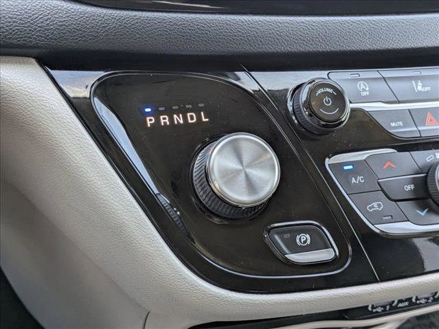 Used 2022 Chrysler Pacifica Touring-L FWD image 13