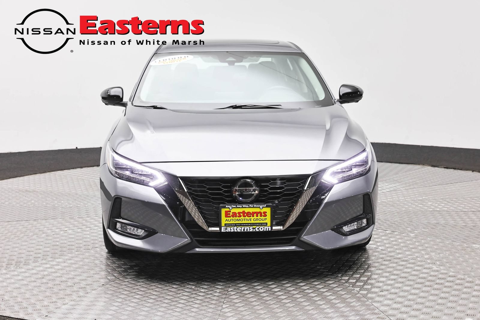 Used 2023 Nissan Sentra SR w/ SR Premium Package FWD image 2