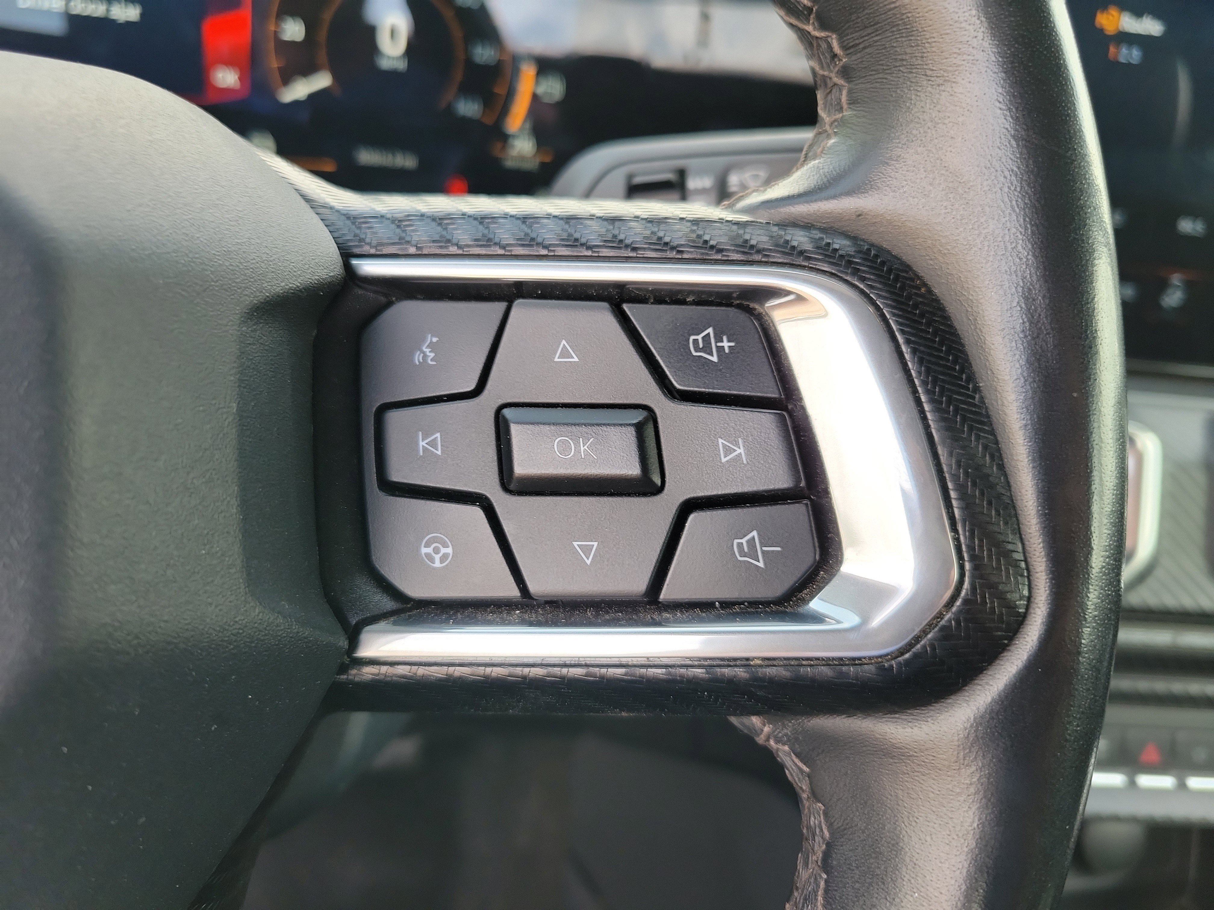 Used 2025 Ford Mustang Premium RWD image 18