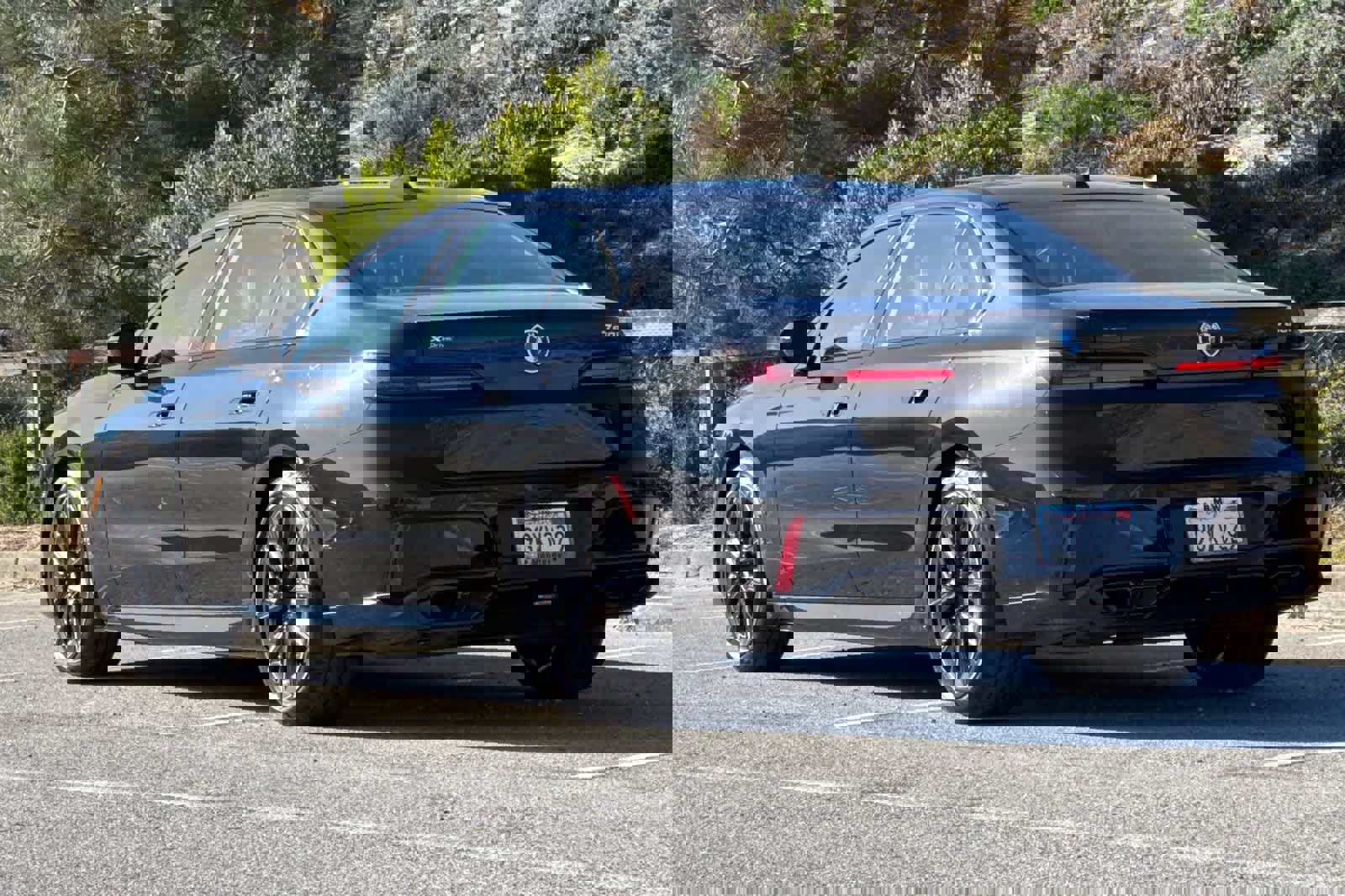 Certified 2023 BMW 760i xDrive w/ Executive Package image 7