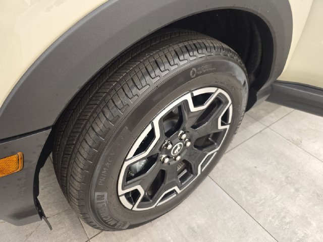 Certified 2025 Ford Bronco Sport Outer Banks w/ Outer Banks Tech Package+ AWD/4WD image 36