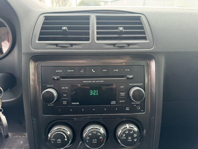 Used 2013 Dodge Challenger SXT image 14