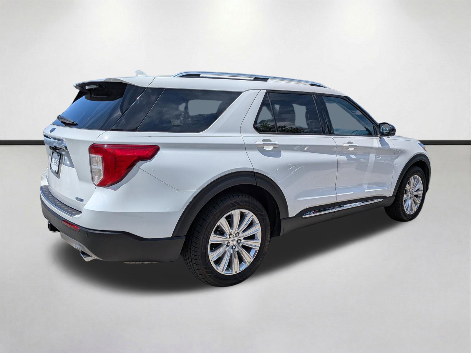 Used 2020 Ford Explorer Limited w/ Class III Trailer Tow Package image 4