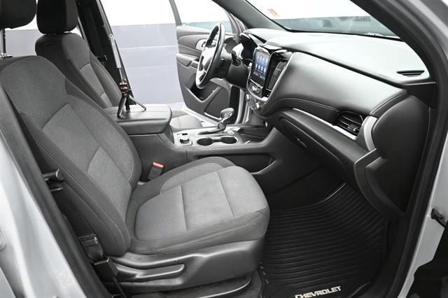 Used 2022 Chevrolet Traverse LT FWD image 22