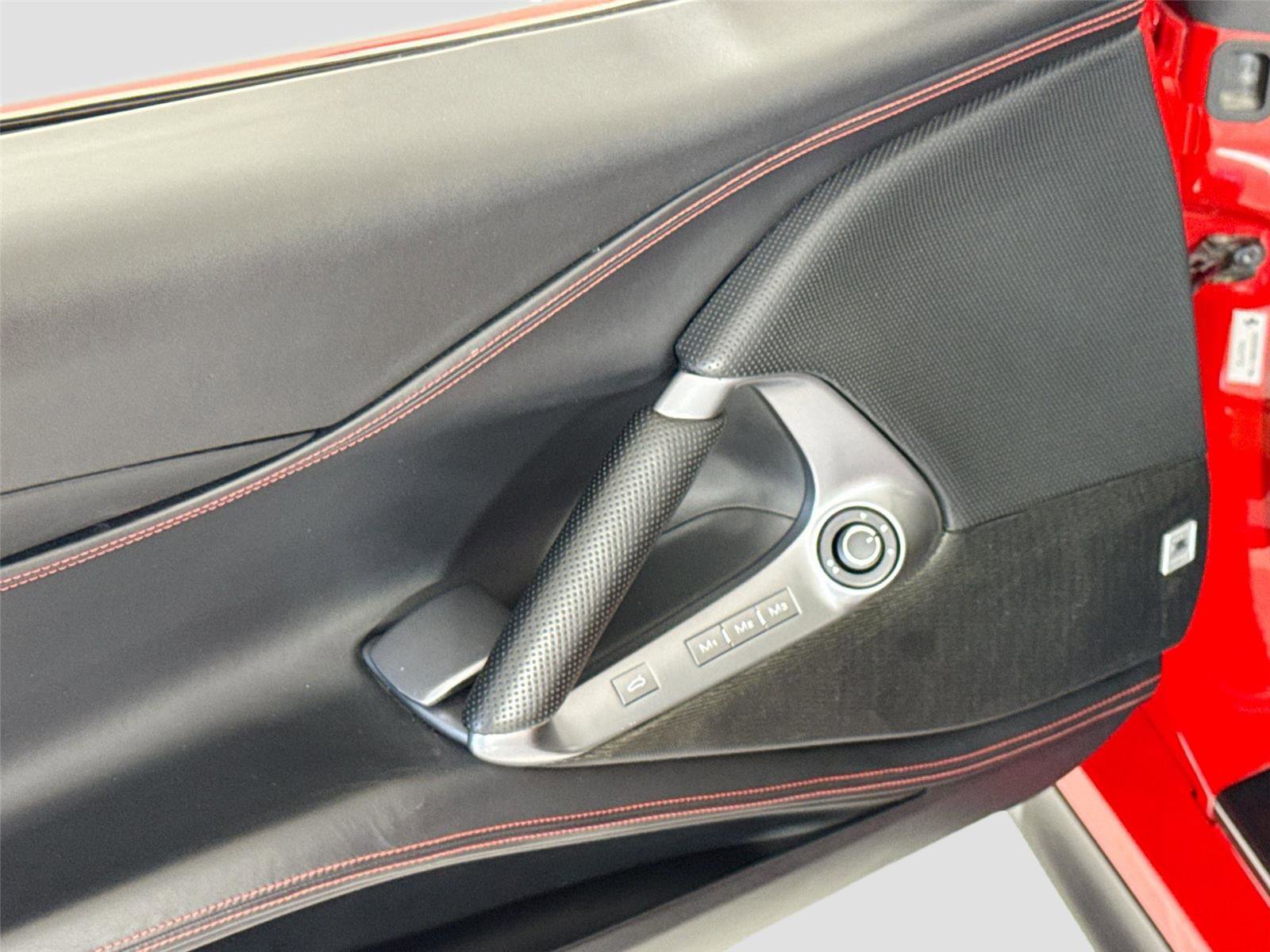 Used 2018 Ferrari 812 Superfast RWD image 13