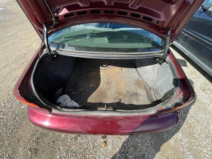 Used 2001 Saturn S-Series SL2 image 25