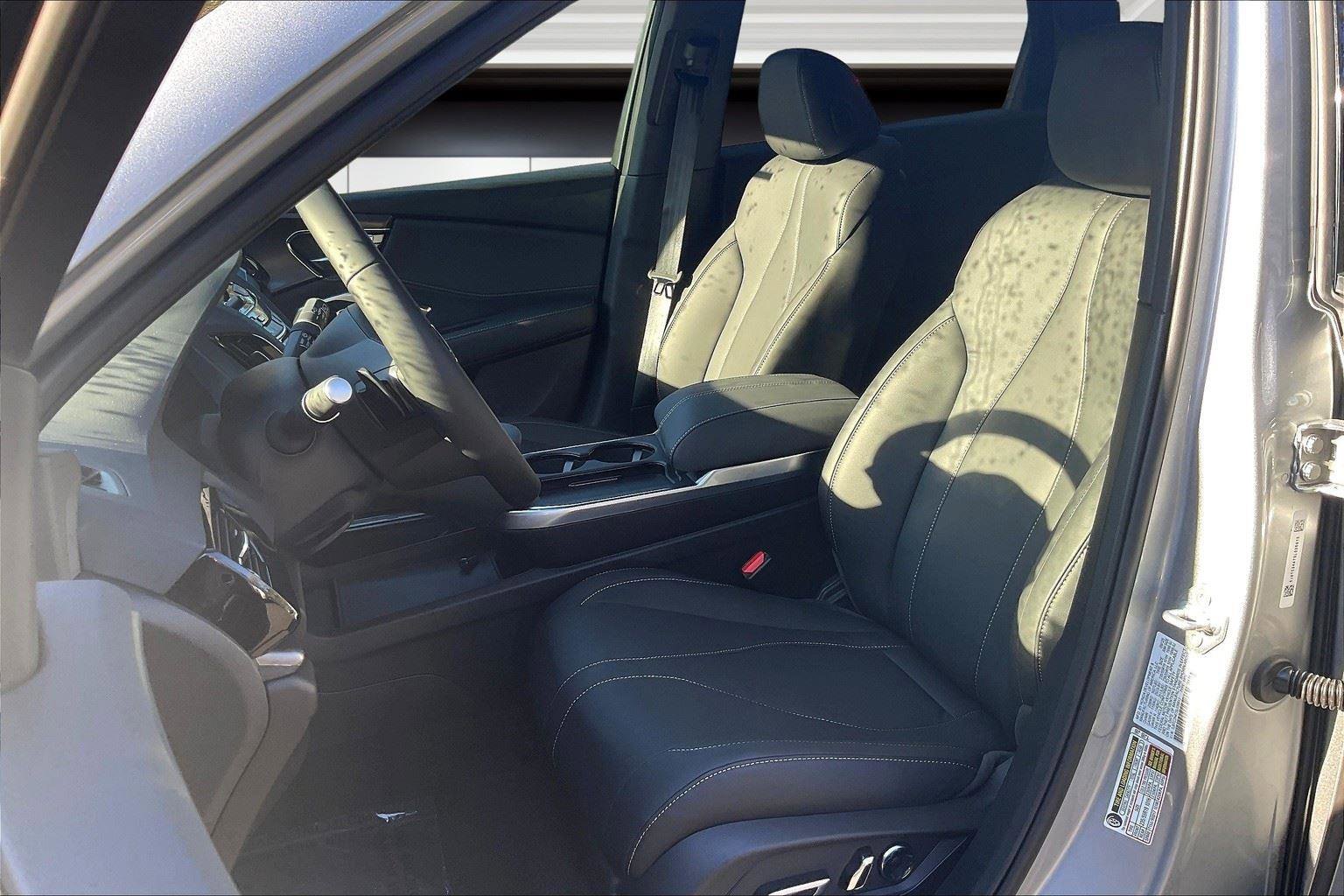 New 2025 Acura RDX SH-AWD image 9