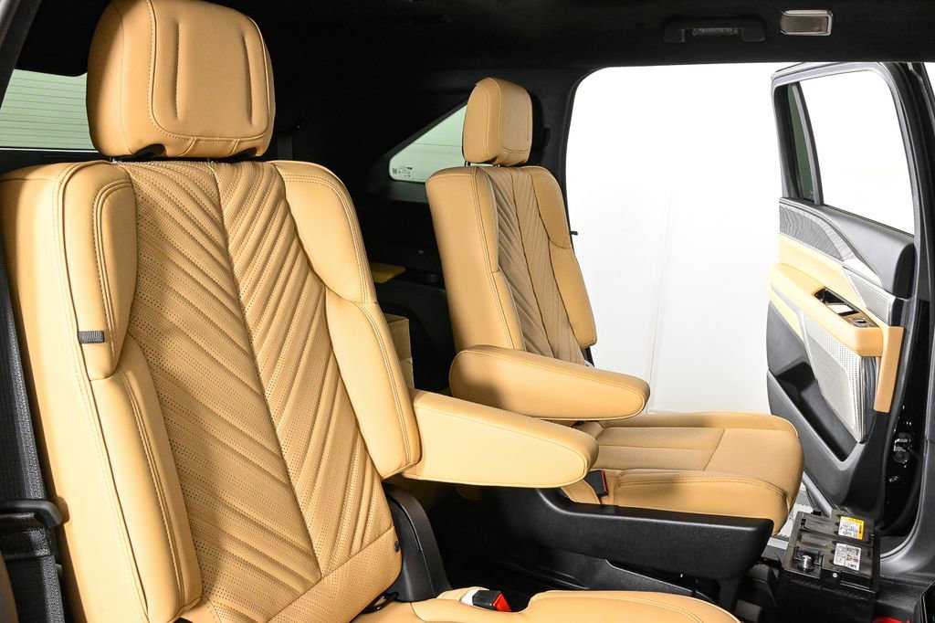 New 2025 Cadillac Escalade IQ Luxury 2 image 24