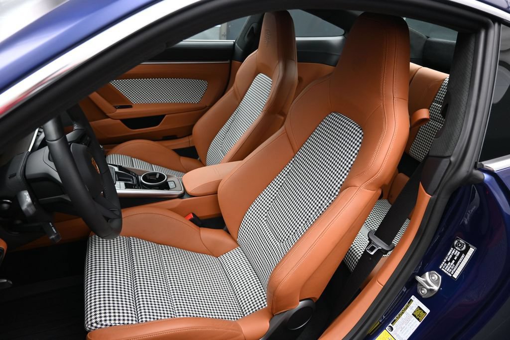 Used 2023 Porsche 911 Sport Classic RWD image 6