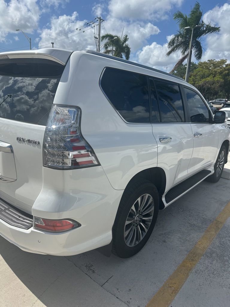 Used 2023 Lexus GX 460 Luxury w/ Accessory Package image 5