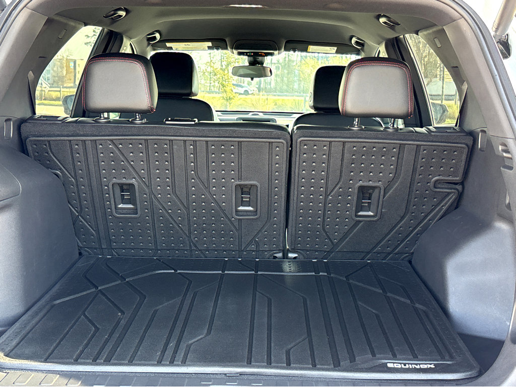 Used 2023 Chevrolet Equinox RS w/ LPO, Floor Liner Package image 22