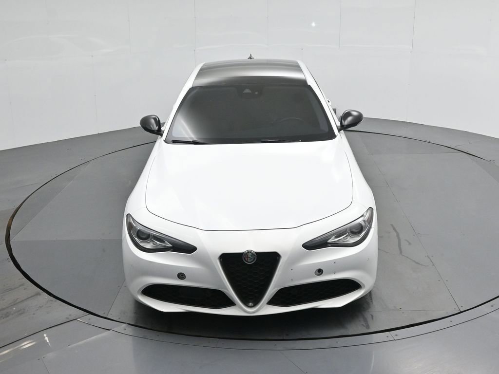 Used 2021 Alfa Romeo Giulia Ti w/ Nero Edizione image 38
