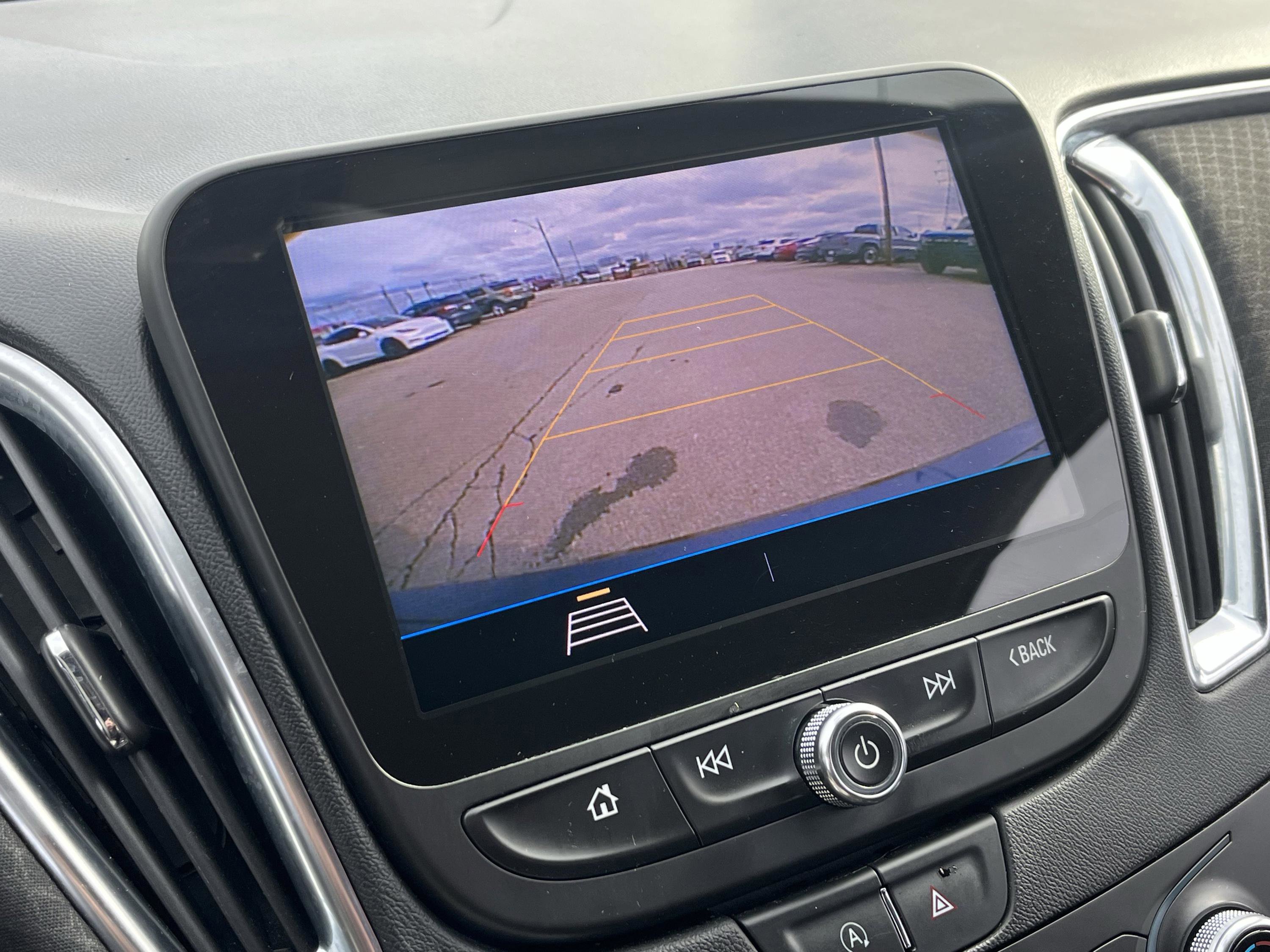 Used 2020 Chevrolet Malibu LT image 19