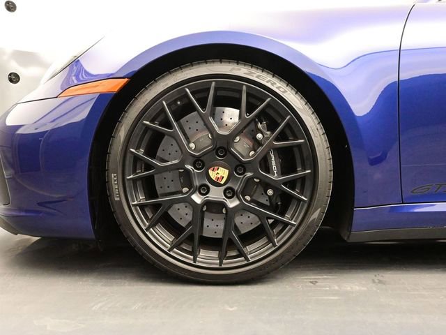 Certified 2024 Porsche 911 Carrera GTS image 6