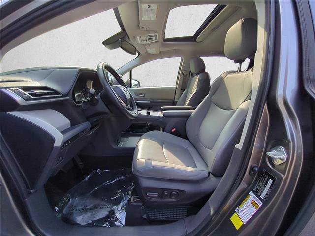 Used 2022 Toyota Sienna XLE w/ XLE Plus Package FWD image 17