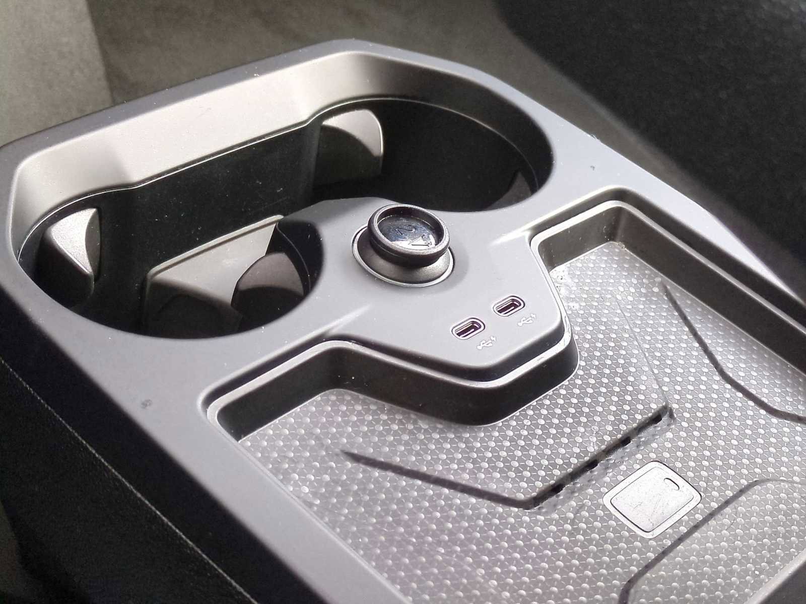 Used 2025 BMW iX xDrive50 image 32