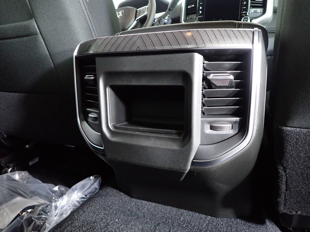New 2026 RAM 2500 Big Horn AWD/4WD image 34