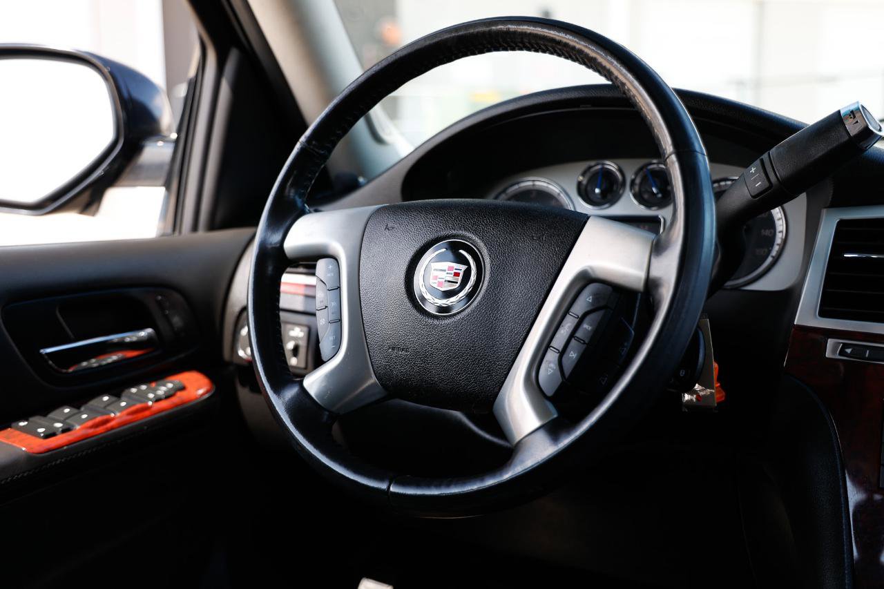 Used 2012 Cadillac Escalade ESV Luxury image 33