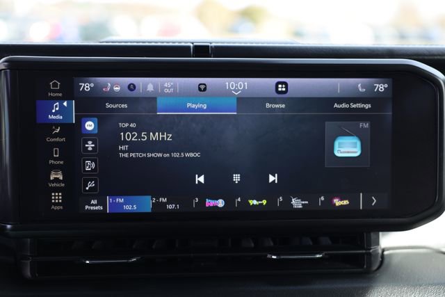 Used 2024 Jeep Wrangler Sahara image 21